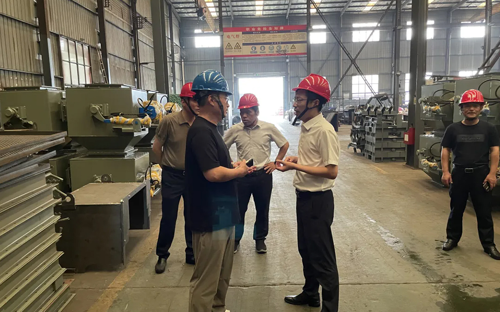 Main leaders of Bairdian Town lead and carry out safety production inspection.